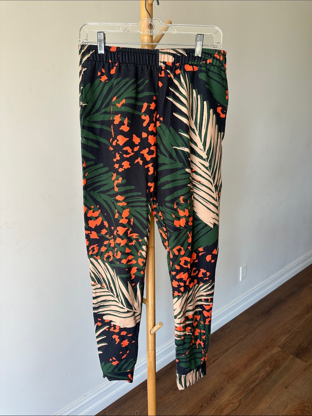 Womans (Set) Tropical Print Jogger Pants - Black/Green/Orange